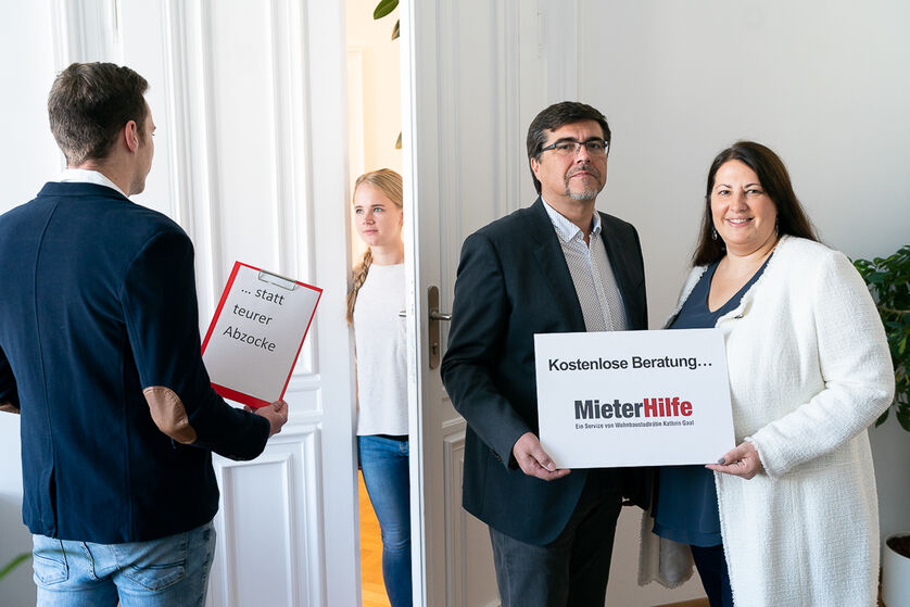 Stadträtin Kathrin Gaál und Leiter der Mieterhilfe Christian Bartok, warnen vor sogenannten Prozessfinanzierern